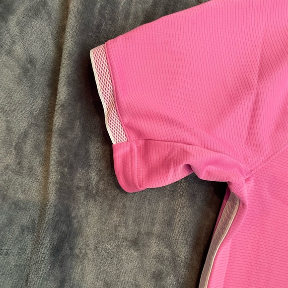 Men’s Under Armour Heat Gear Pink Short Sleeve Polo Shirt. Large. Loose Fit. NWT - Picture 3 of 7